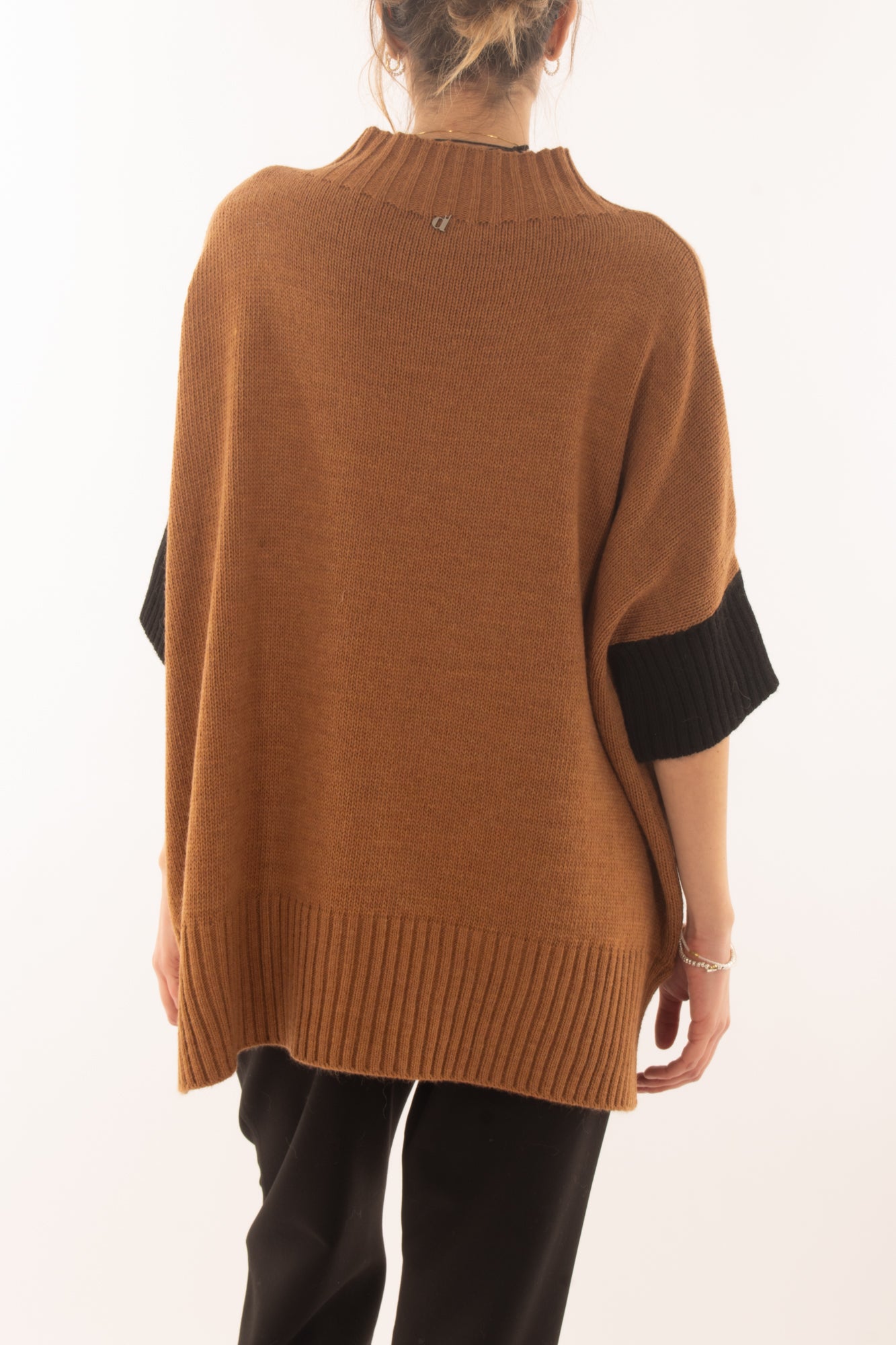 Maglione ampio con tascone Dixie - Camel