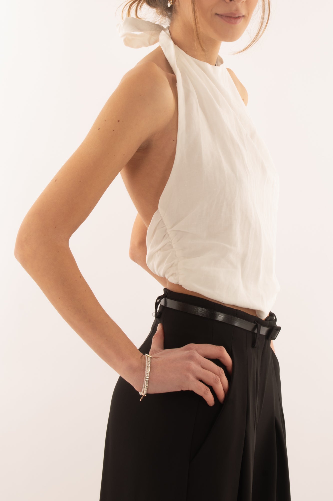 Canottiera con schiena scoperta da Donna Eleh - White