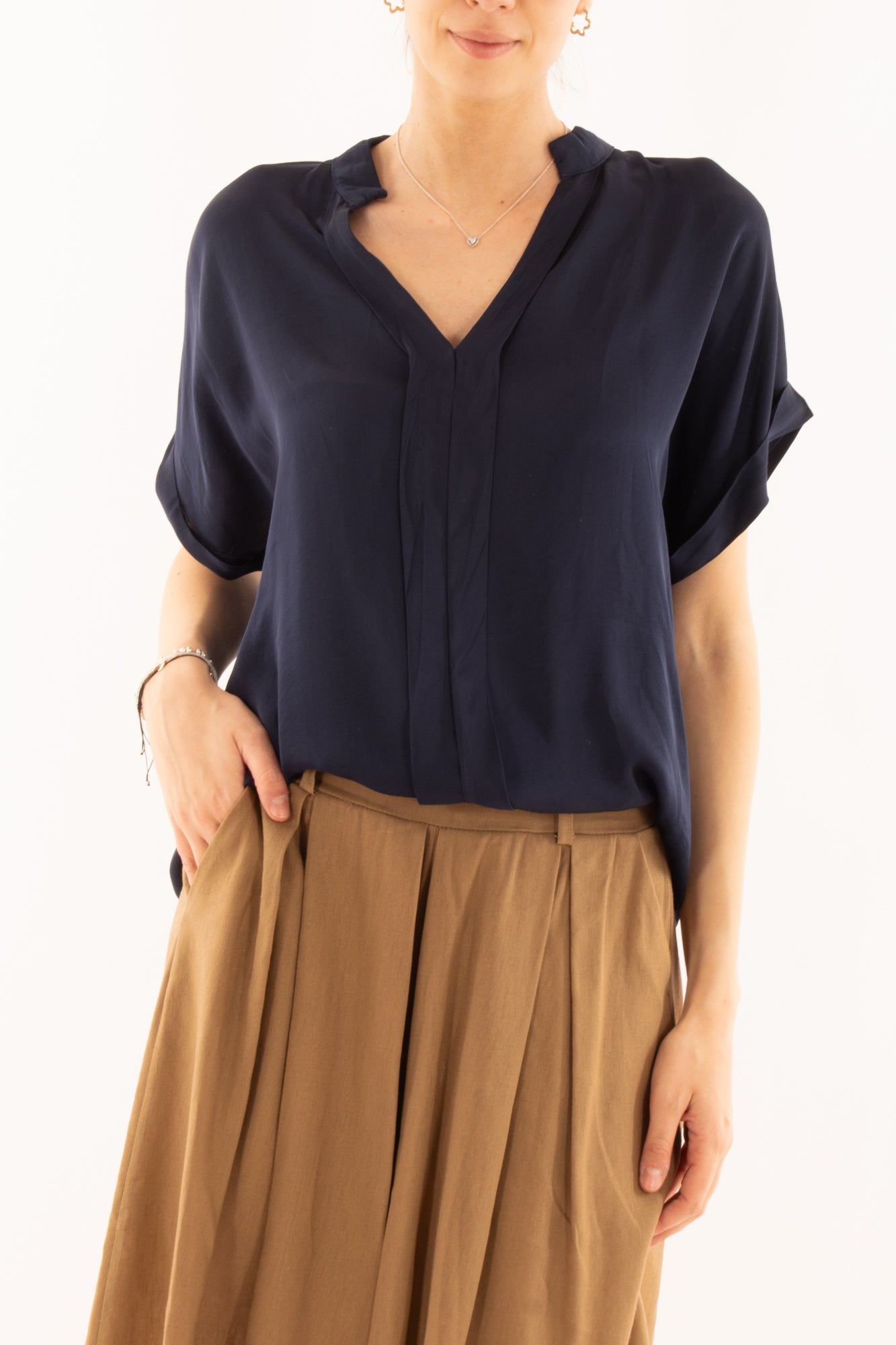 Blusa con scollo a v e piega da Donna Metoo - Blu