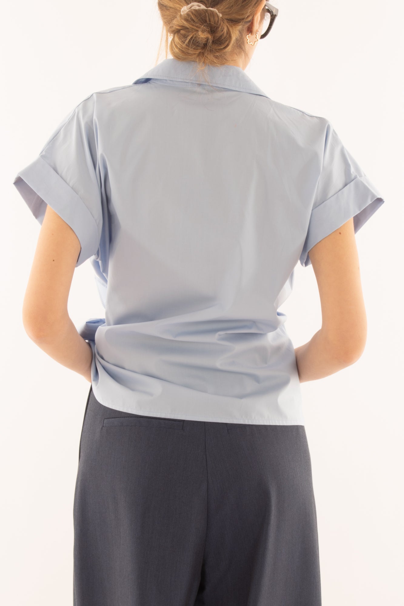 Camicia con allacciatura laterale da Donna Metoo - Celeste