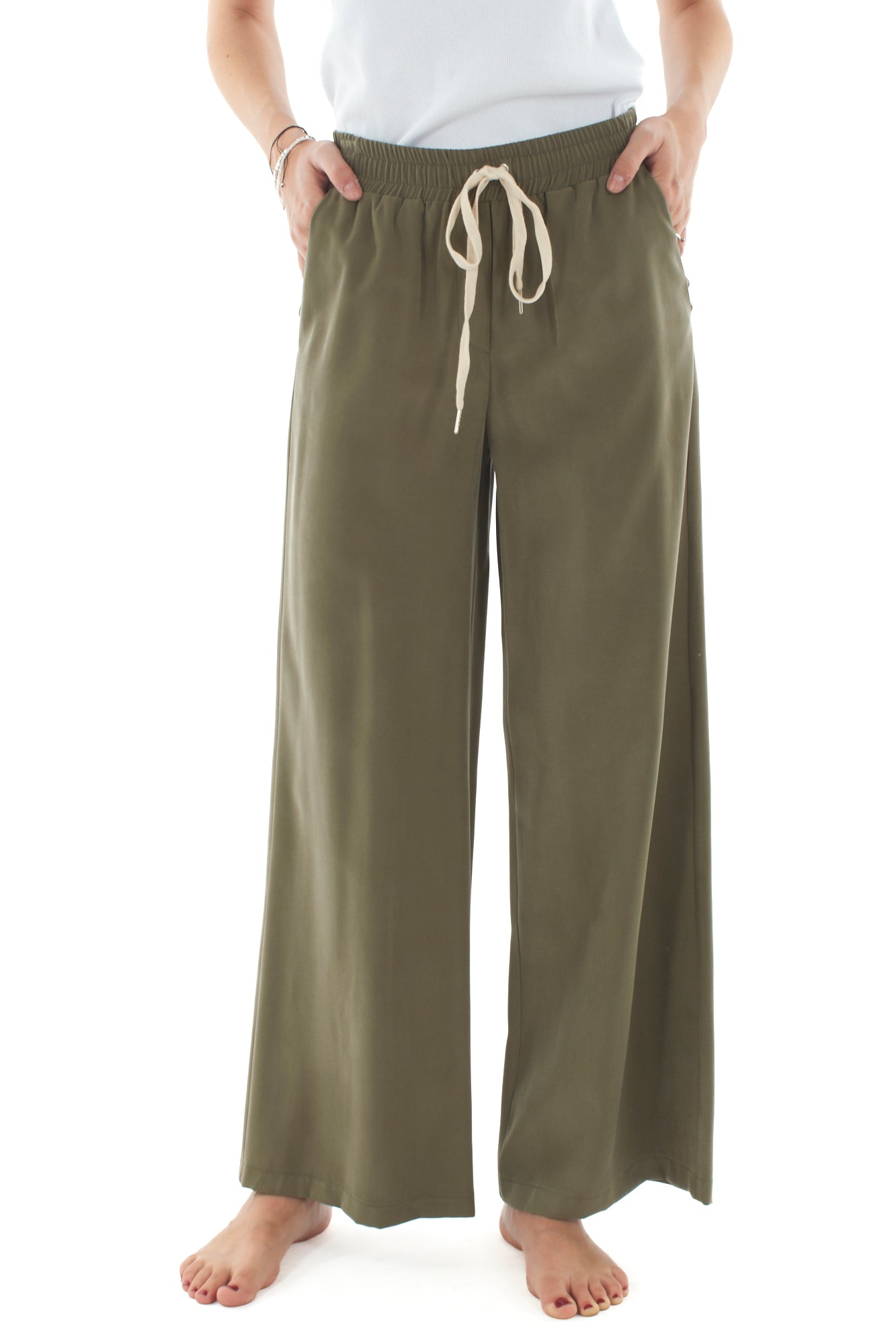 Pantaqlone a palazzo da Donna Motel - Militare