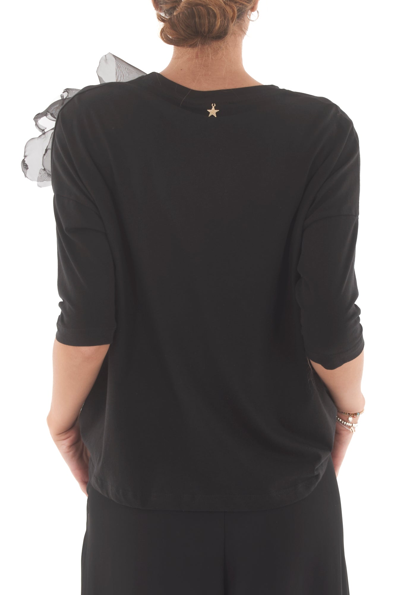 T-shirt con spilla Souvenir - Nero