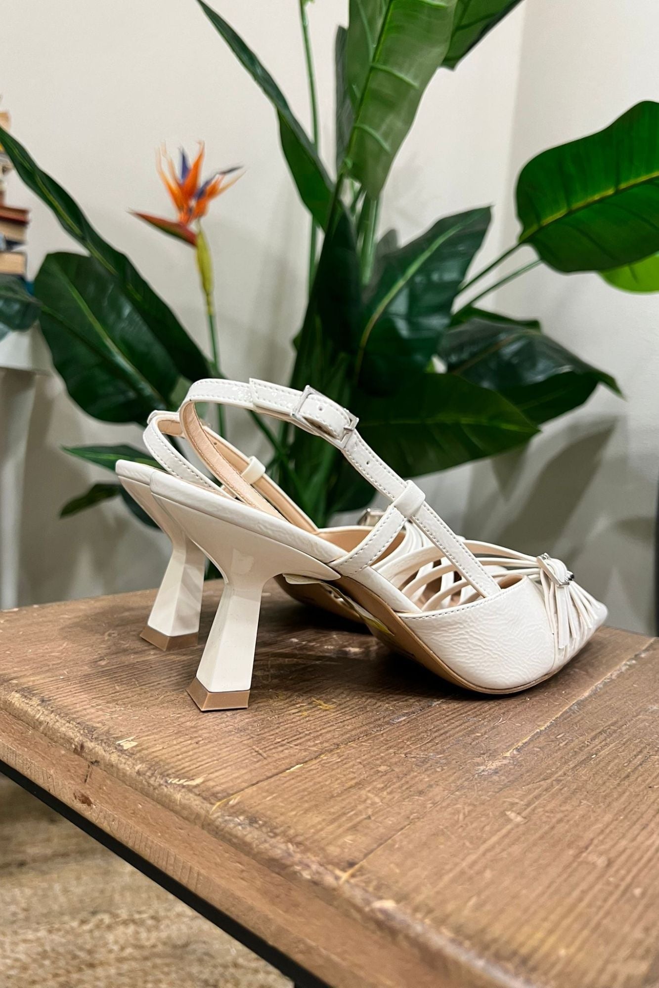 OVYE' Decolte in pelle Ovye' Burro