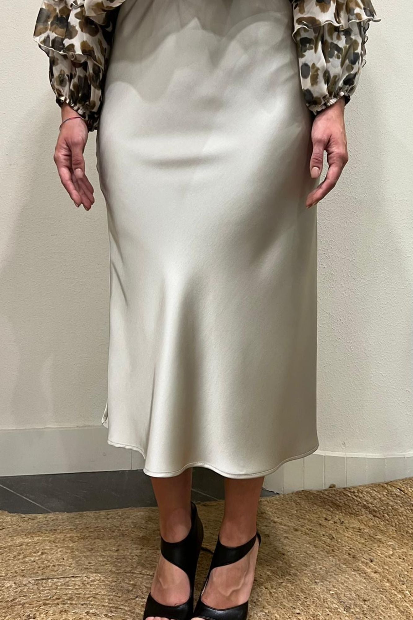 Gonna 3/4 in satin