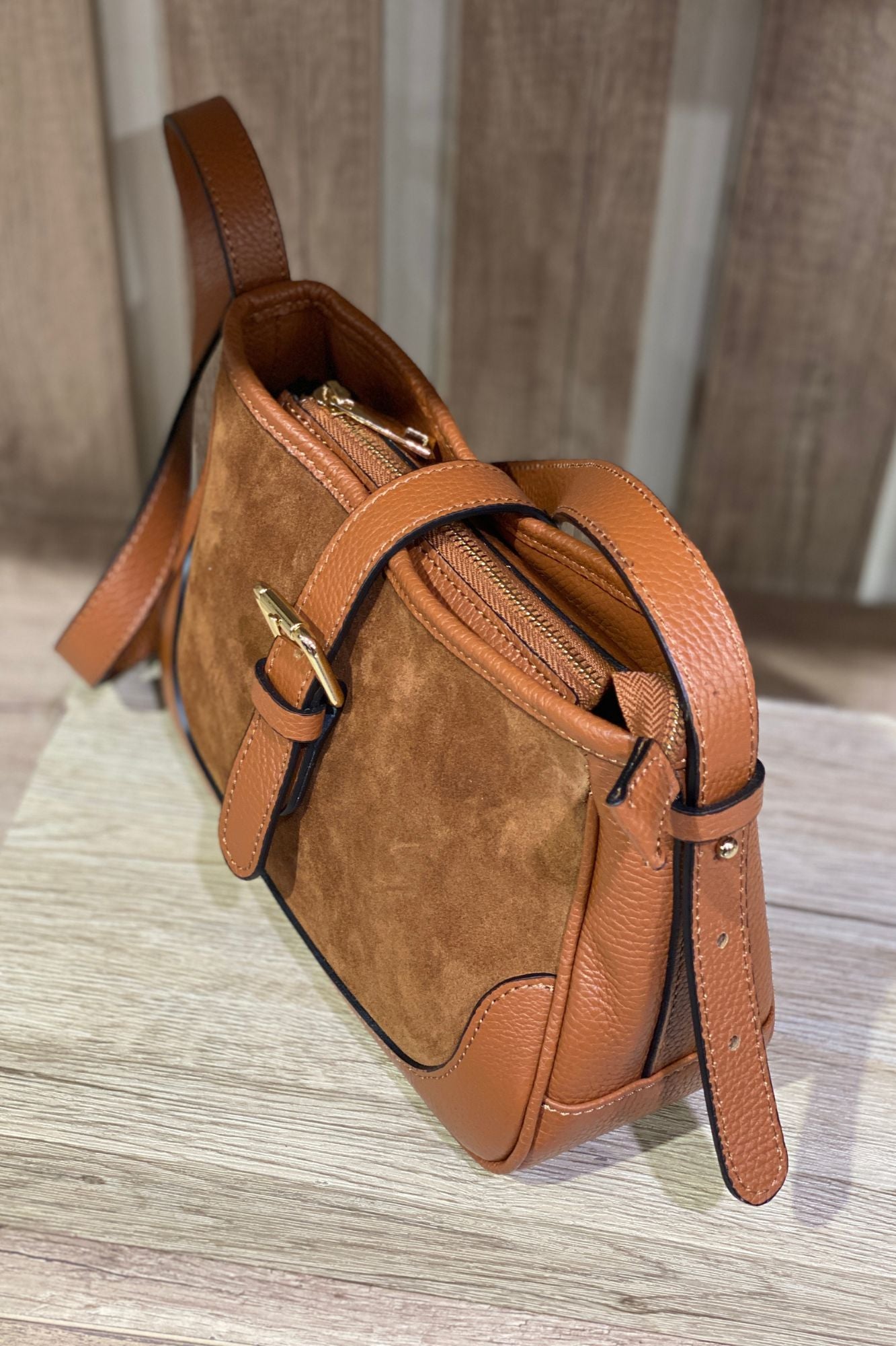 Borsa con fibia scamosciata Metoo
