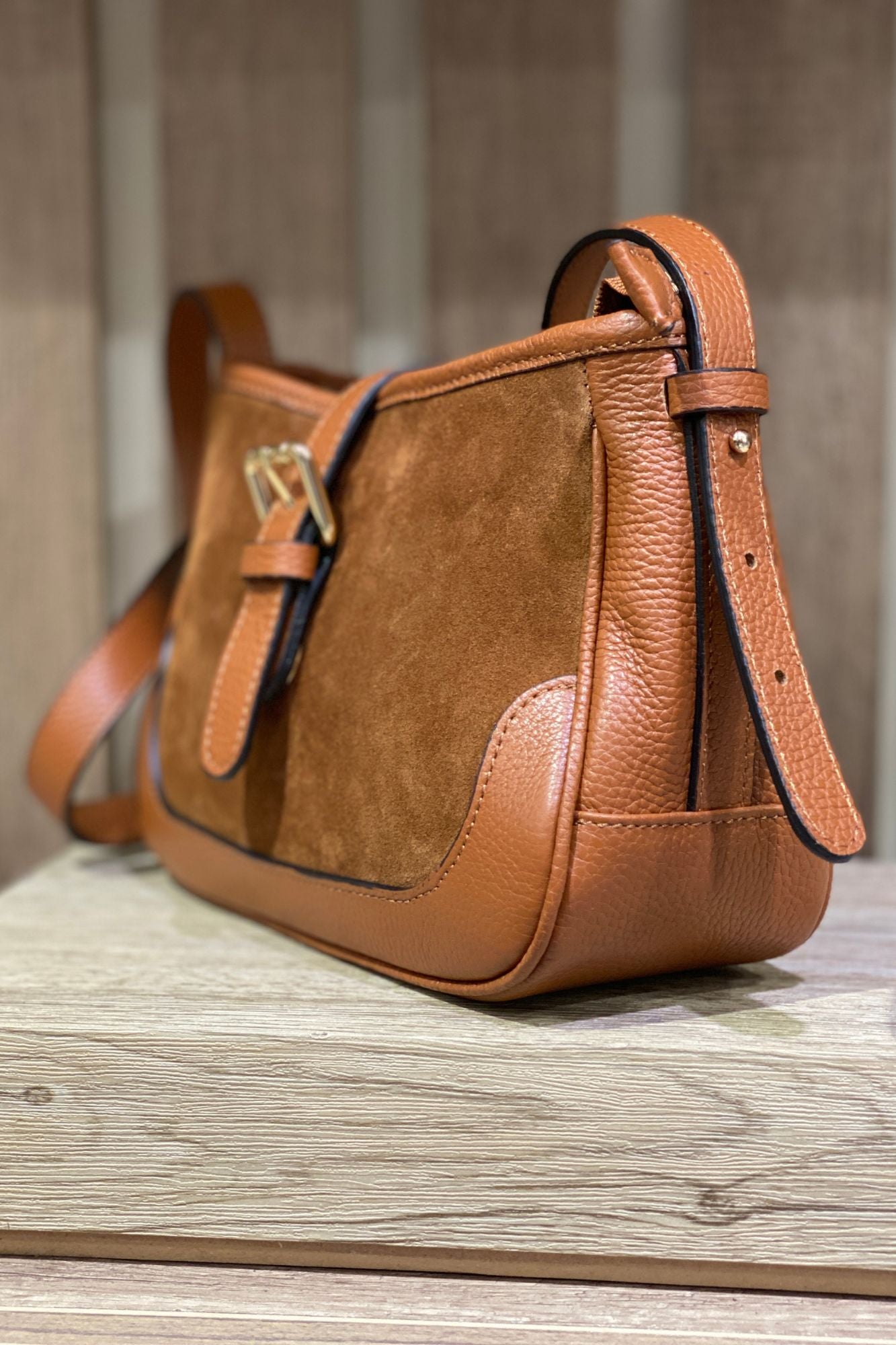 Borsa con fibia scamosciata Metoo