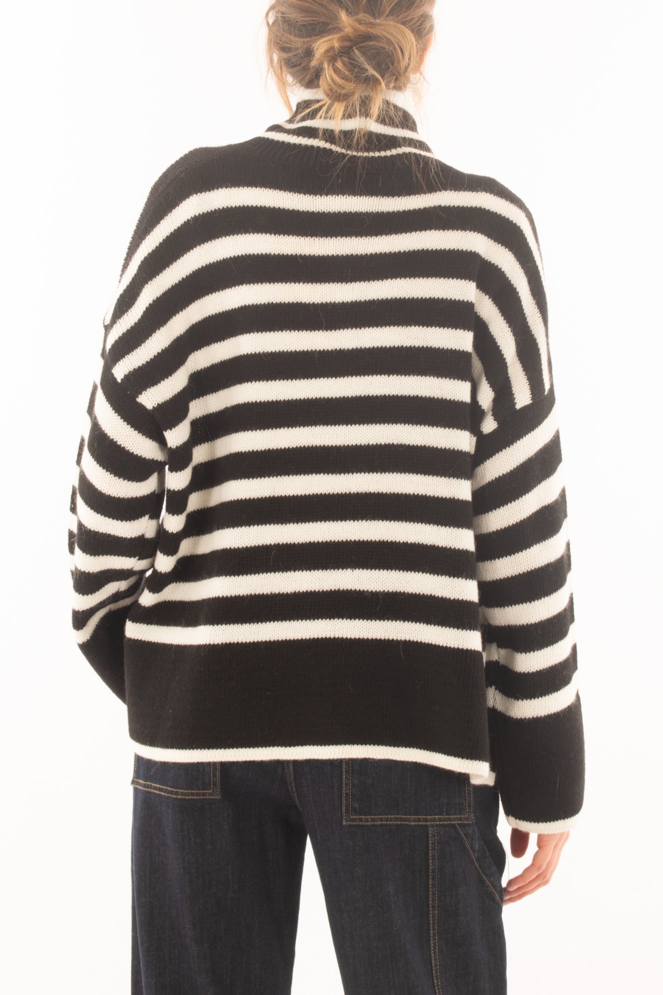 Maglione misto lana rigato da donna con spacchetto Metoo - Nero