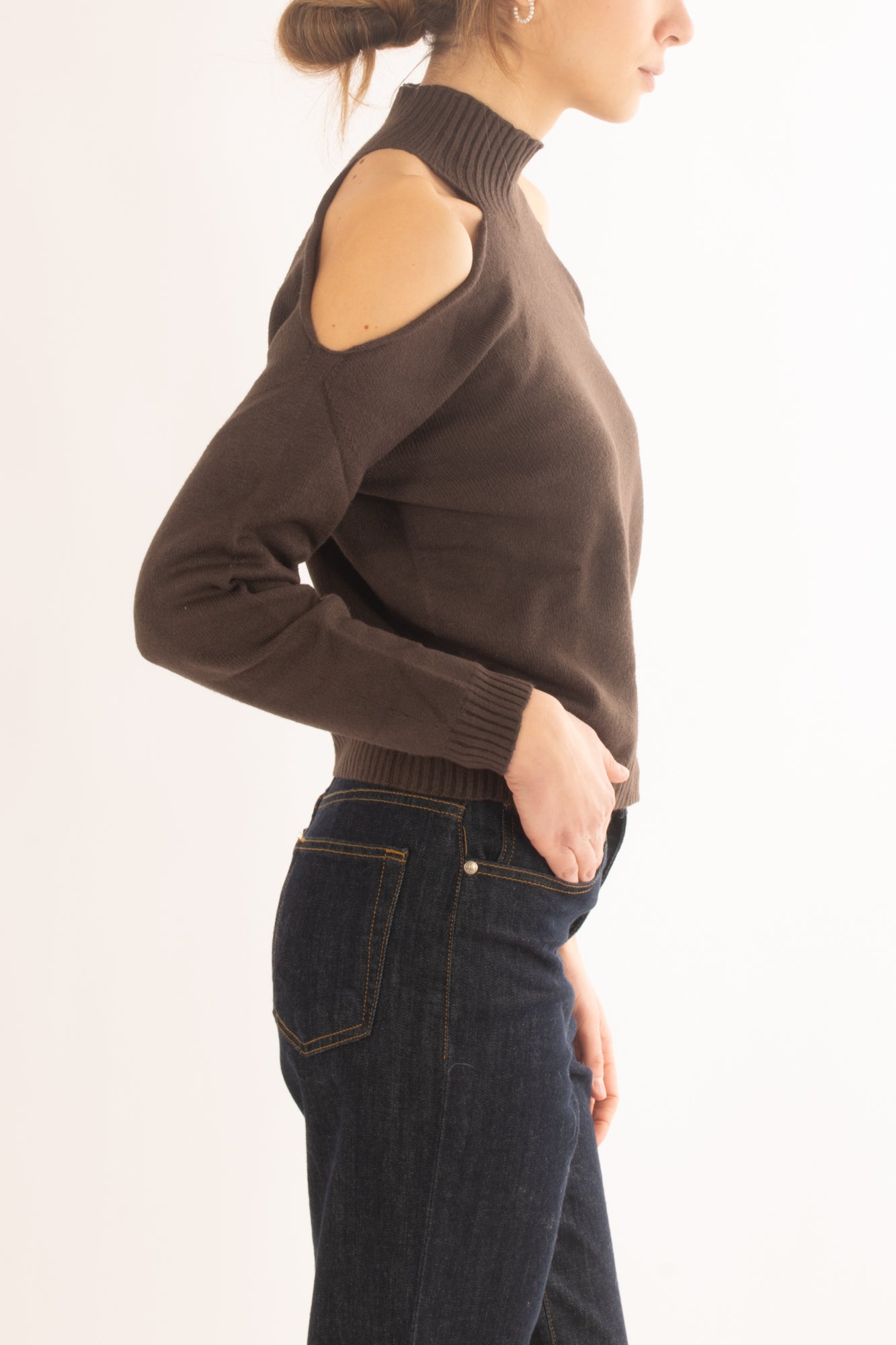 Maglia con fori sulle spalle Motel - Marrone