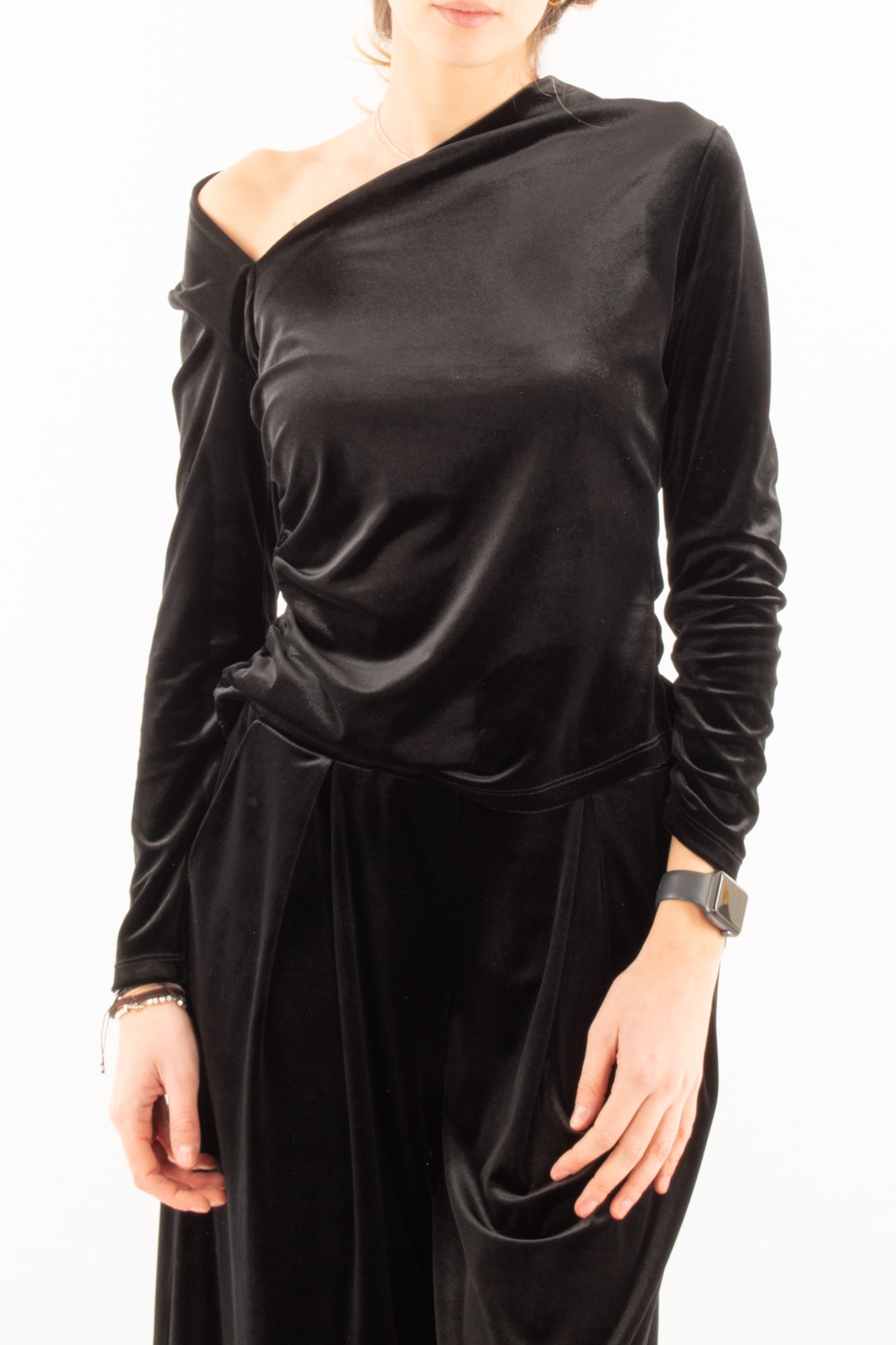 Maglia in velluto liscio con drappeggio di lato Motel - Nero