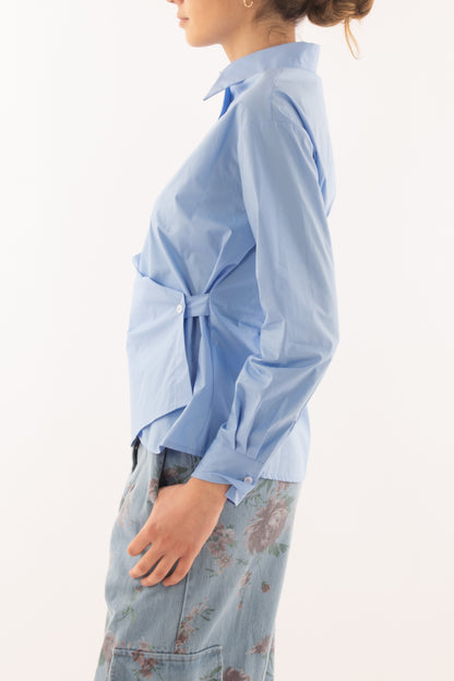 Camicia con allacciatura di lato da Donna Angela davis - Celeste