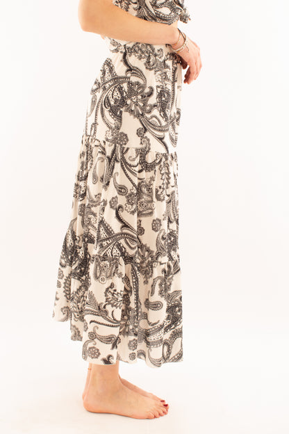 gonna lunga fantasia da Donna Metoo - Nero