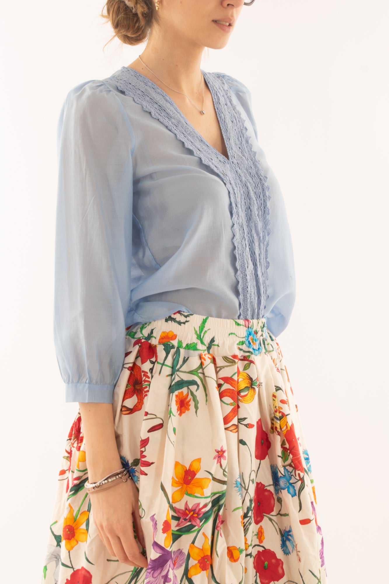 Maglia con profili in pizzo da Donna Metoo - Celeste