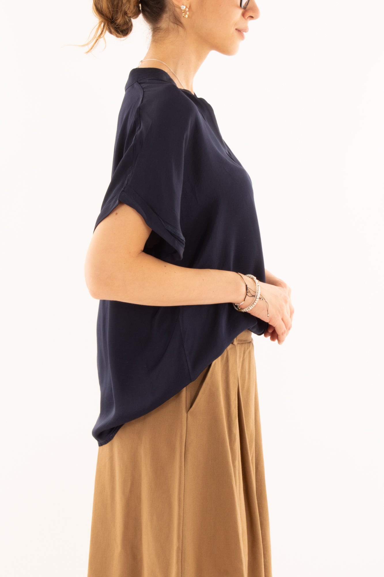 Blusa con scollo a v e piega da Donna Metoo - Blu