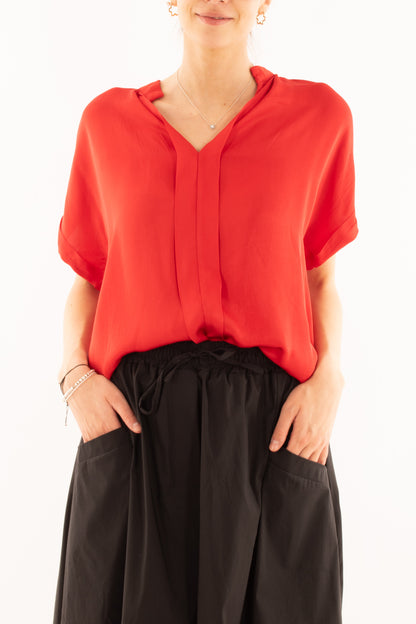 Blusa con scollo a v e piega da Donna Metoo - Rosso