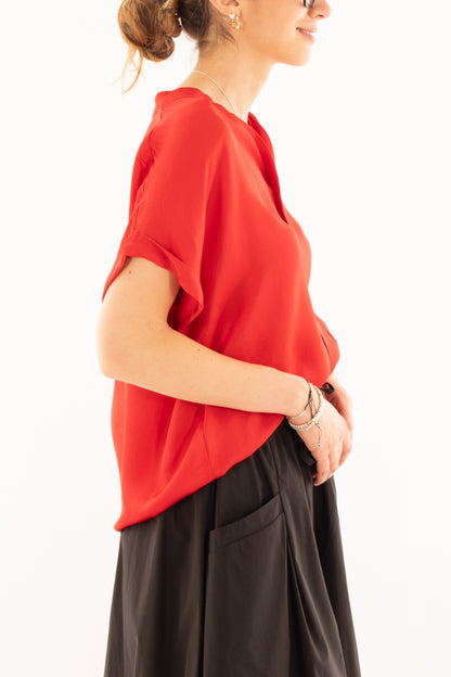 Blusa con scollo a v e piega da Donna Metoo - Rosso