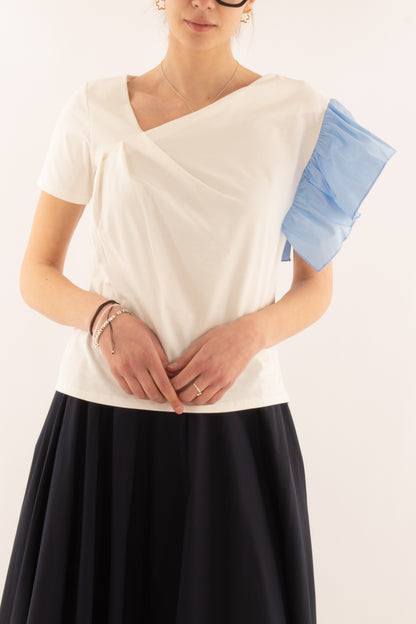 T-shirt asimmetrica da Donna Metoo - Celeste