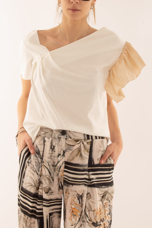 T-shirtr asimmetrica da Donna Metoo - Sabbia