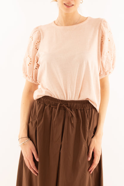 Maglia con maniche in pizzo san gallo da Donna Metoo- Rosa