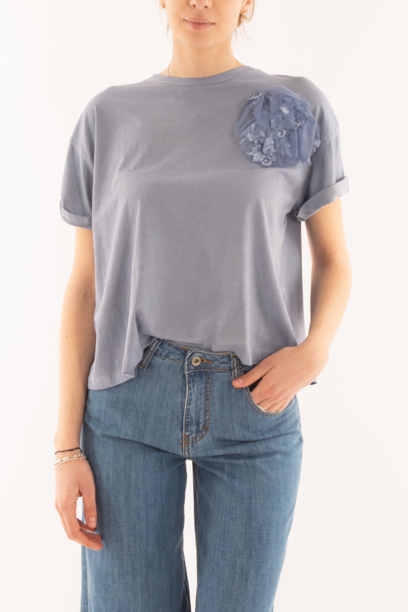 T-shirt con fiore da Donna Motel - Jeans