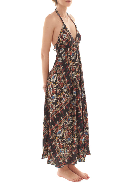 con schiena scollata