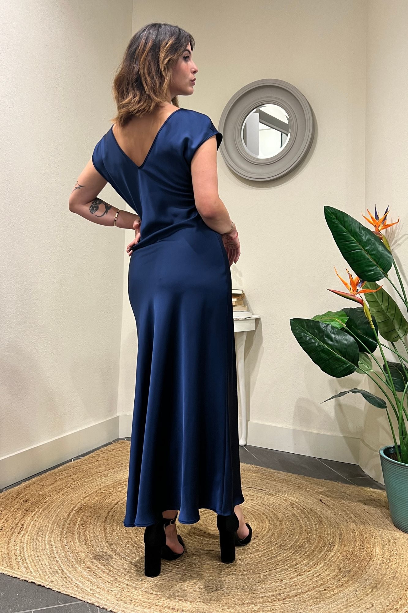 Abito in satin con drappeggio Blu Imperial