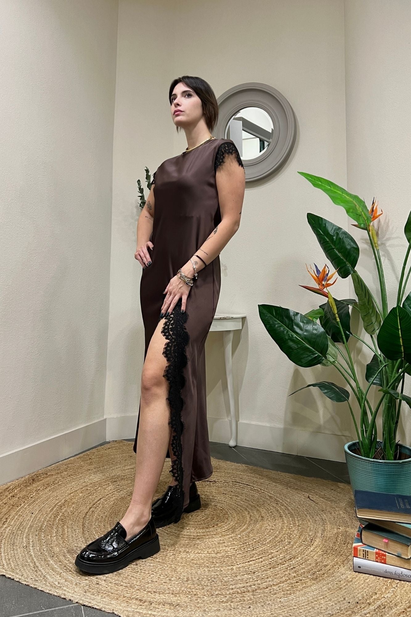 MOTEL Abito satin con pizzo Motel Marrone