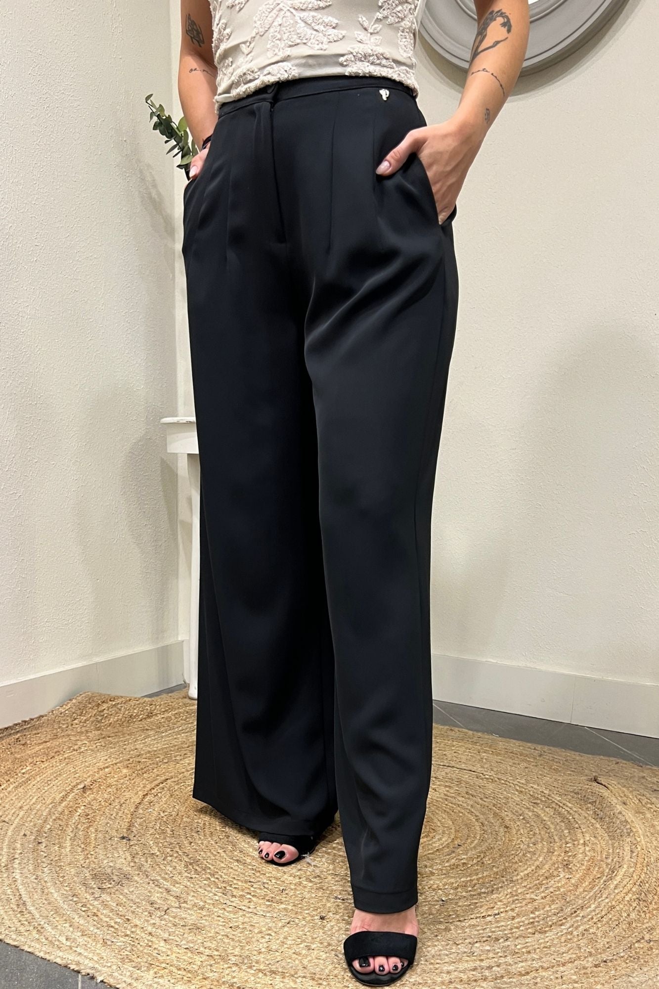 PHILIA LOFT Pantalone palazzo Philia loft Nero