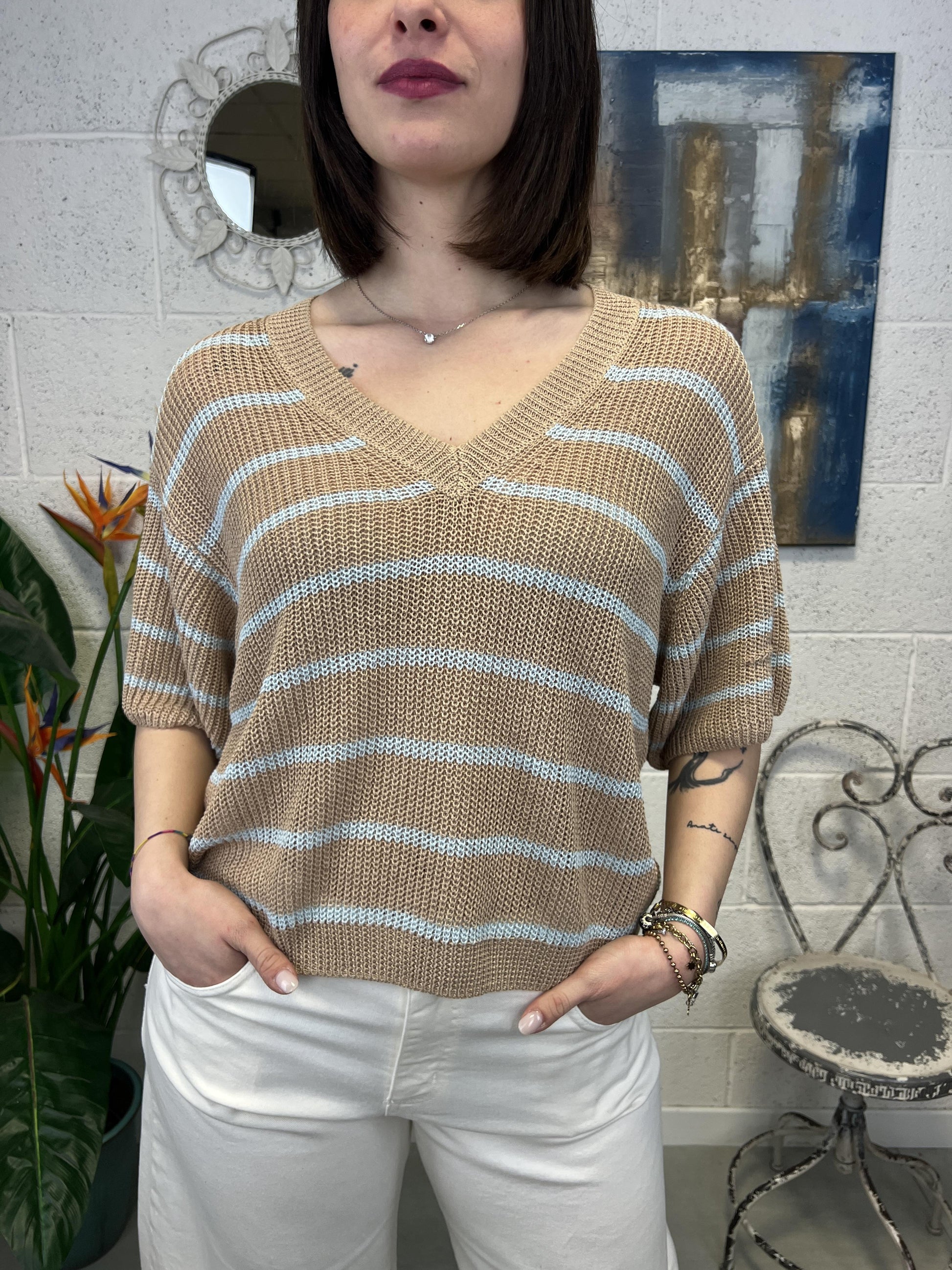 LE STREGHE Maglia scollo v rigata Le streghe Beige