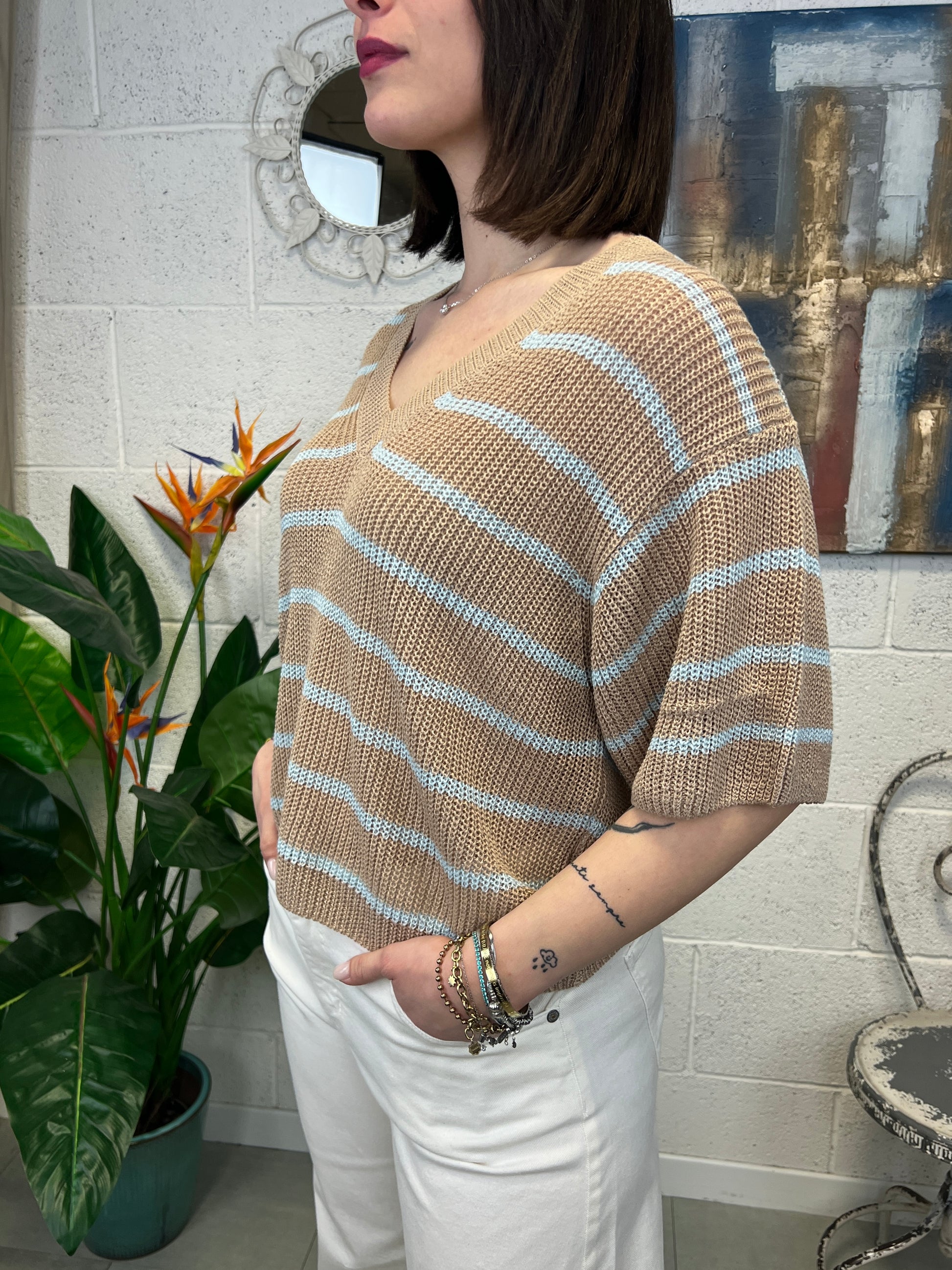 LE STREGHE Maglia scollo v rigata Le streghe Beige