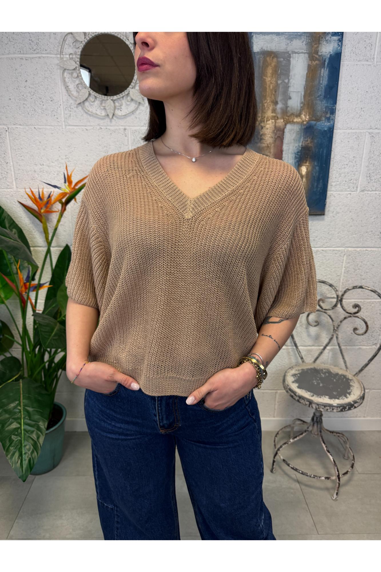 LE STREGHE Maglia scollo v Le streghe Beige