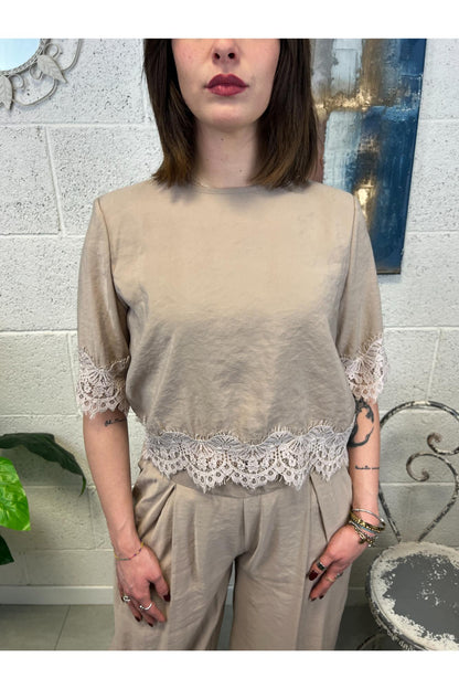 MOTEL Maglia con profili in pizzo Motel Beige
