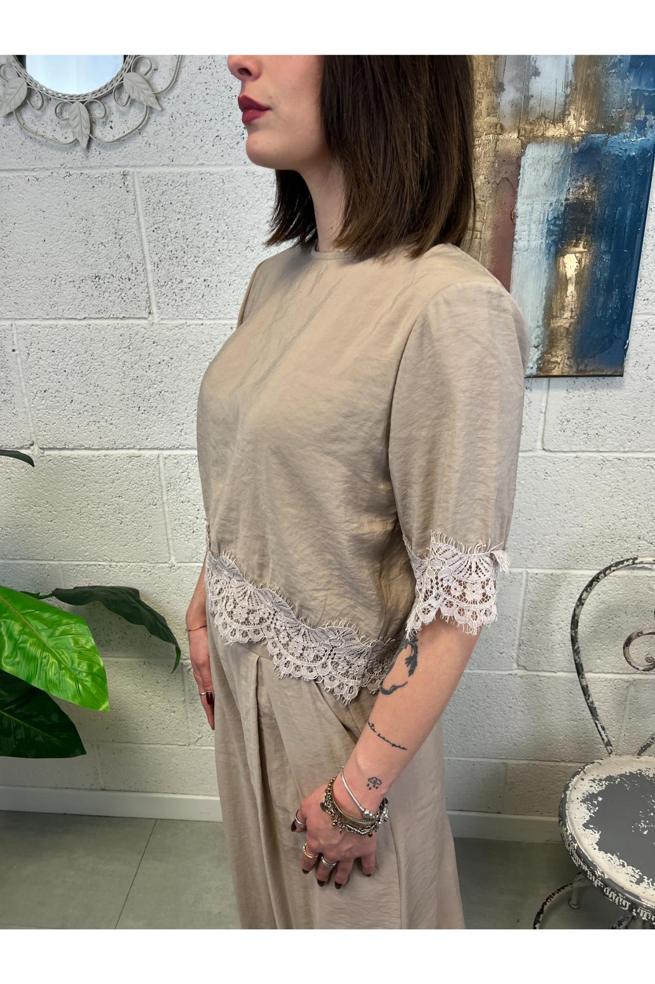 MOTEL Maglia con profili in pizzo Motel Beige
