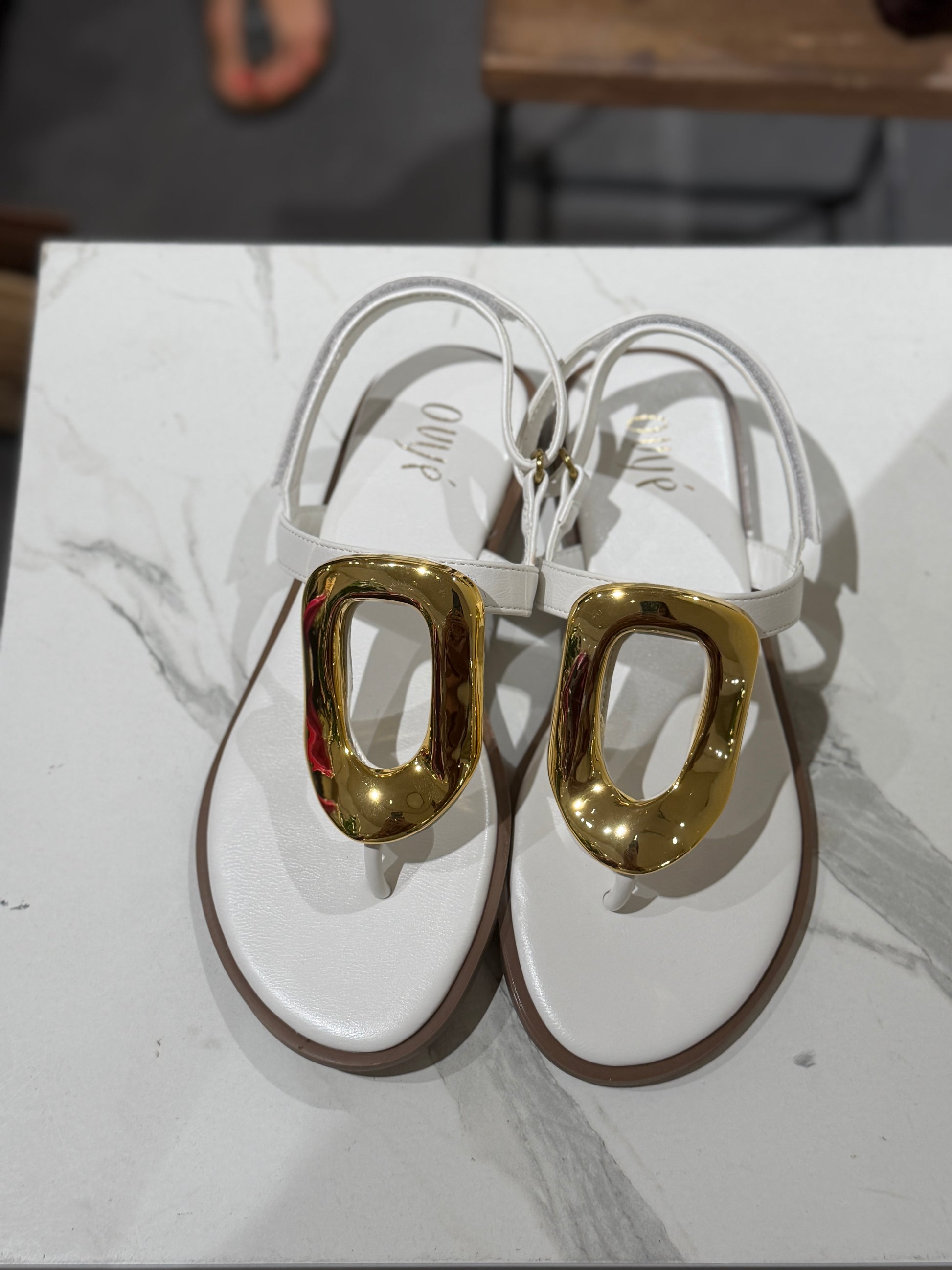 OVYE' Sandalo con accessorio Ovye Bianco