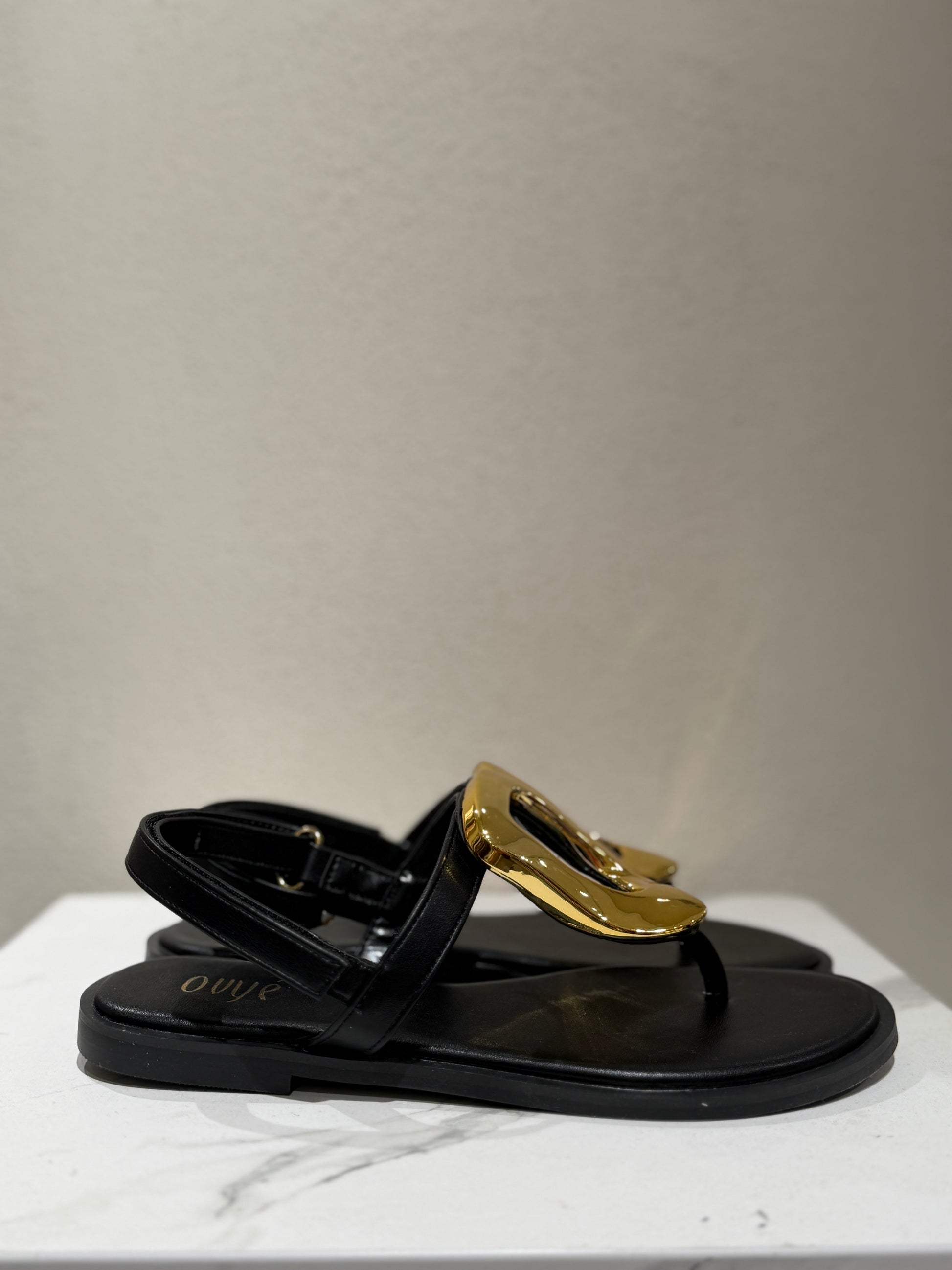 OVYE' Sandalo con accessorio Ovye Nero