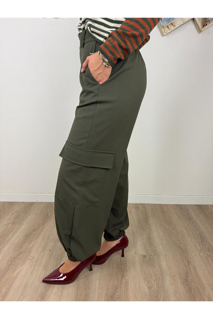 LE STREGHE Pantalone con tasconi Le streghe Verde