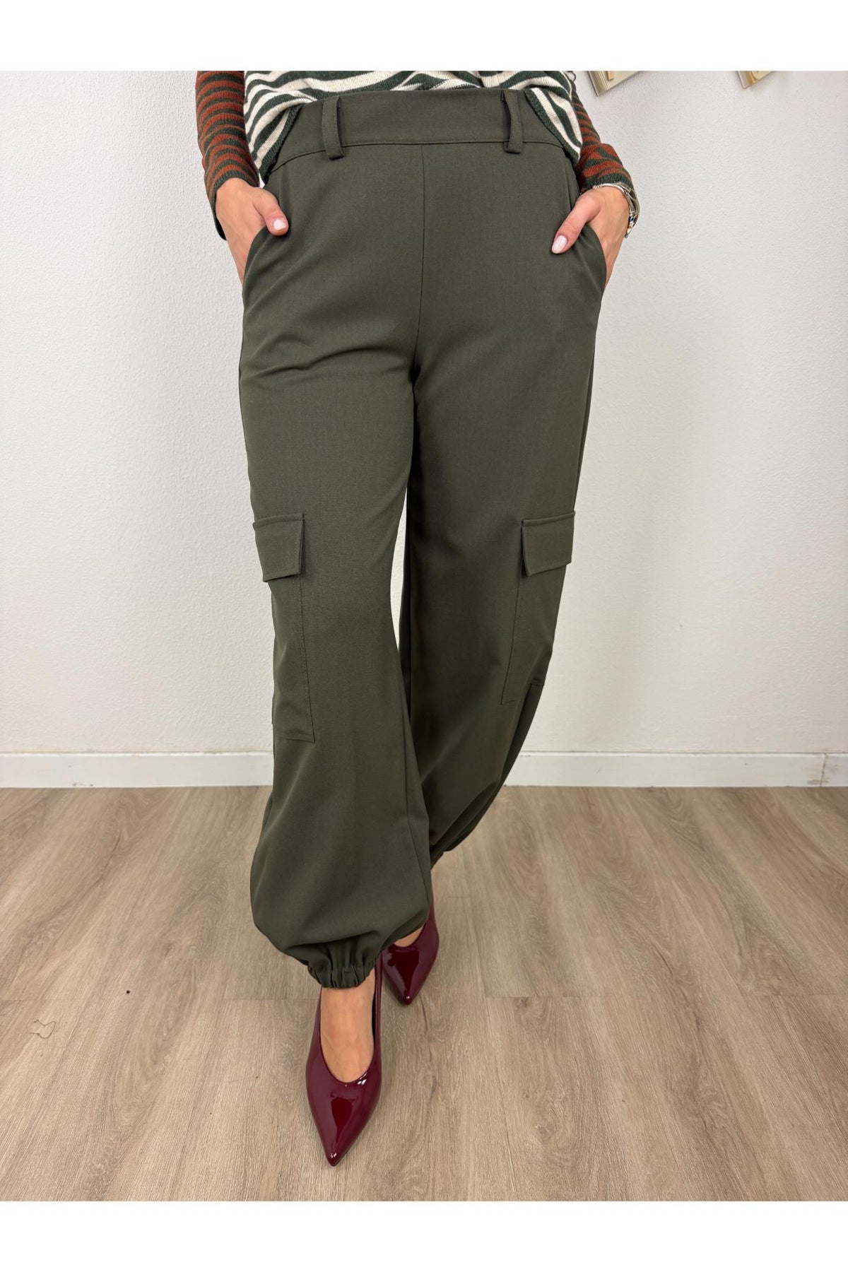 LE STREGHE Pantalone con tasconi Le streghe Verde