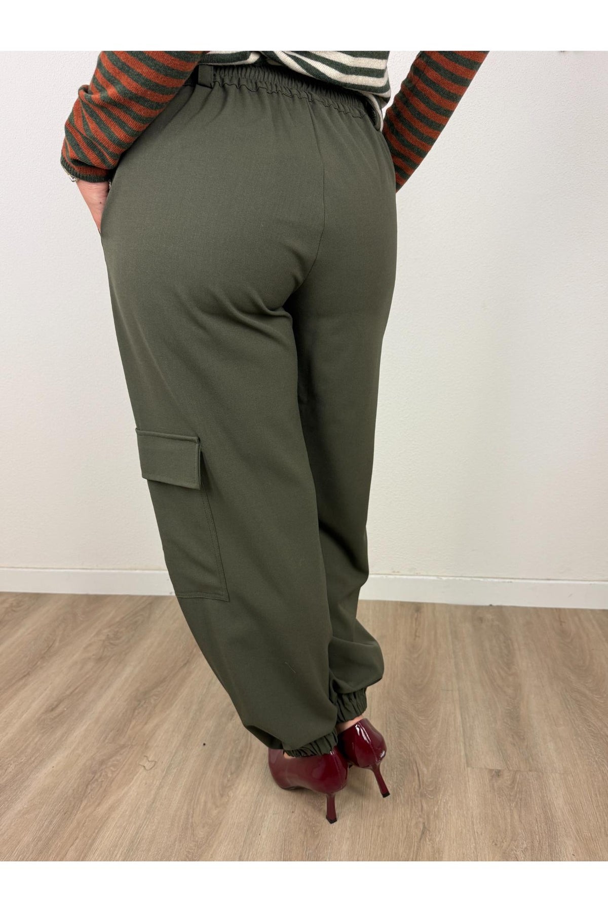 LE STREGHE Pantalone con tasconi Le streghe Verde