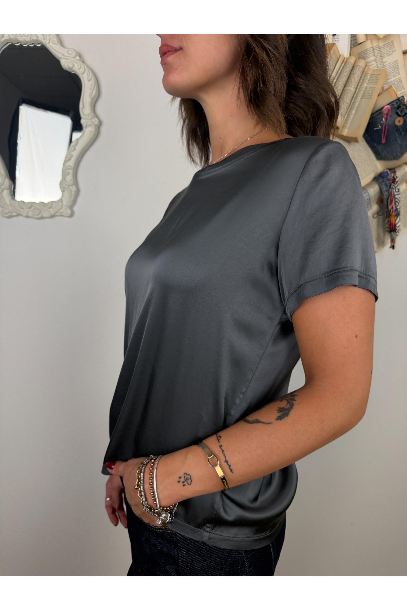 MOTEL Maglia in satin manica corta Londra