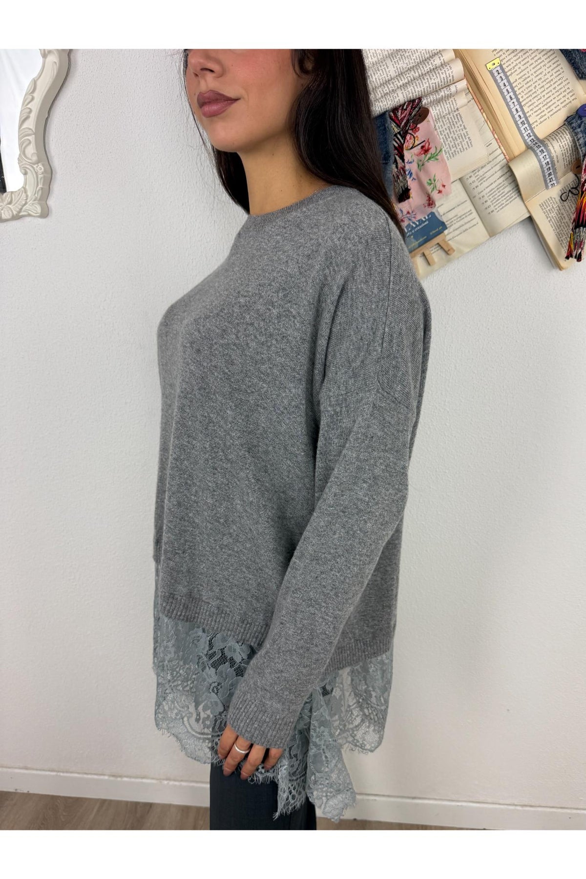 MOTEL Maglione lungo con pizzo Motel Grigio