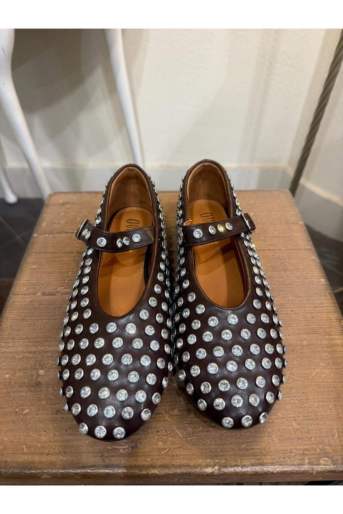 OVYE' Scarpa ballerina con borchie Ovye Moro