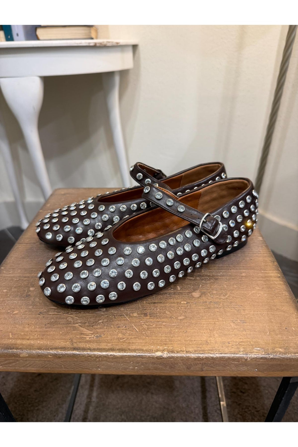 OVYE' Scarpa ballerina con borchie Ovye Moro