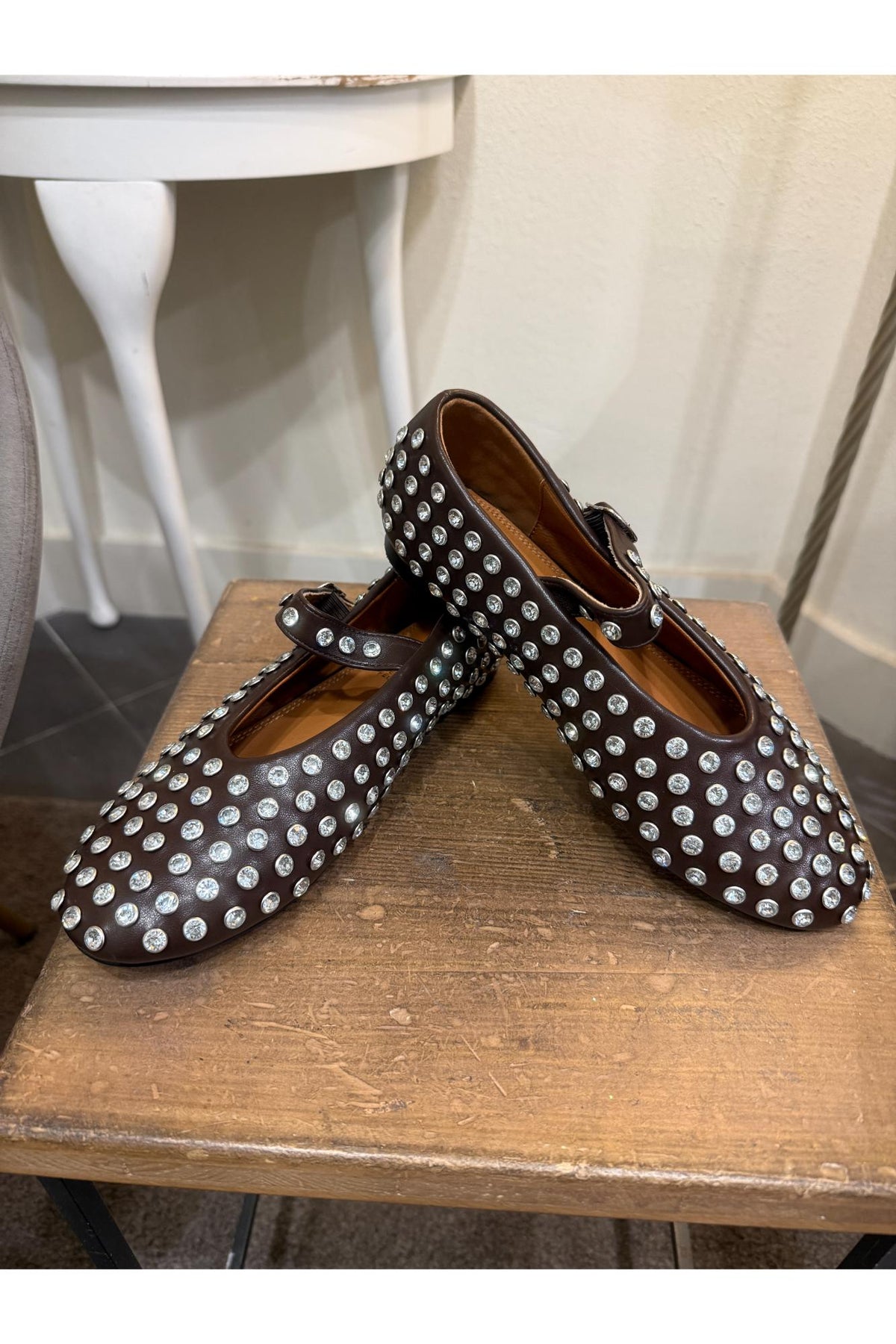 OVYE' Scarpa ballerina con borchie Ovye Moro