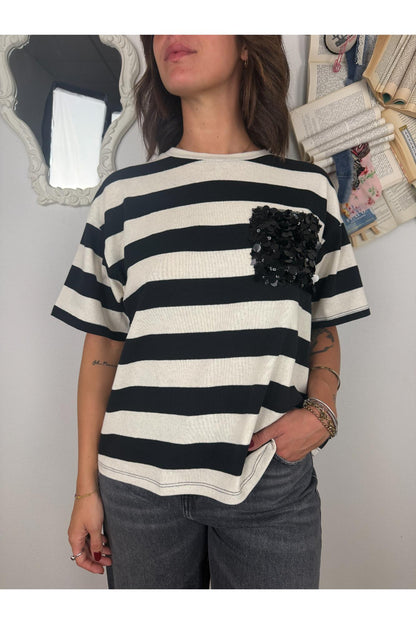 SUSY MIX Maglia rigata con taschino di paillettes Susy mix Nero