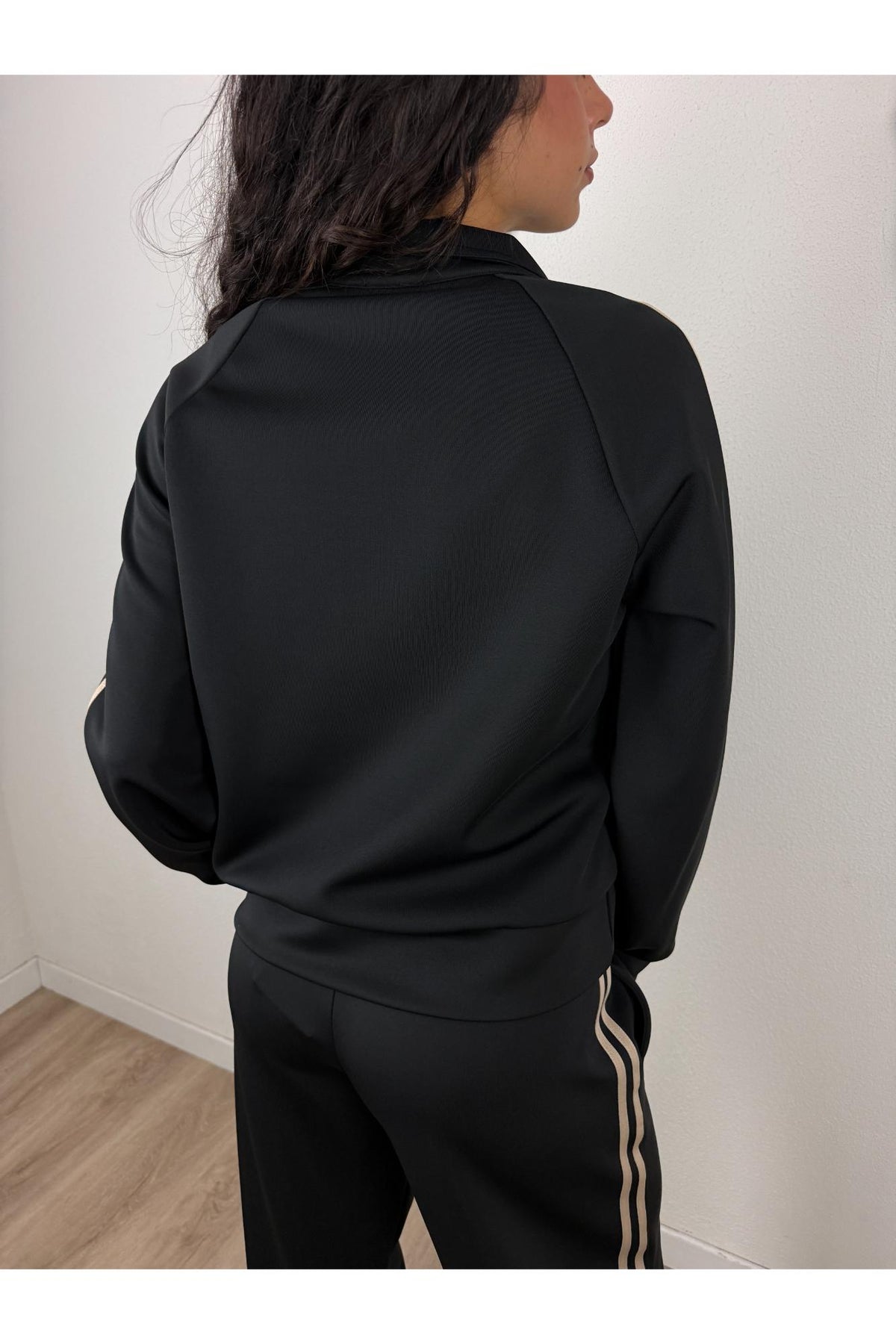 SUSY MIX Felpa con zip e righe lungo la spalla Susy mix Nero