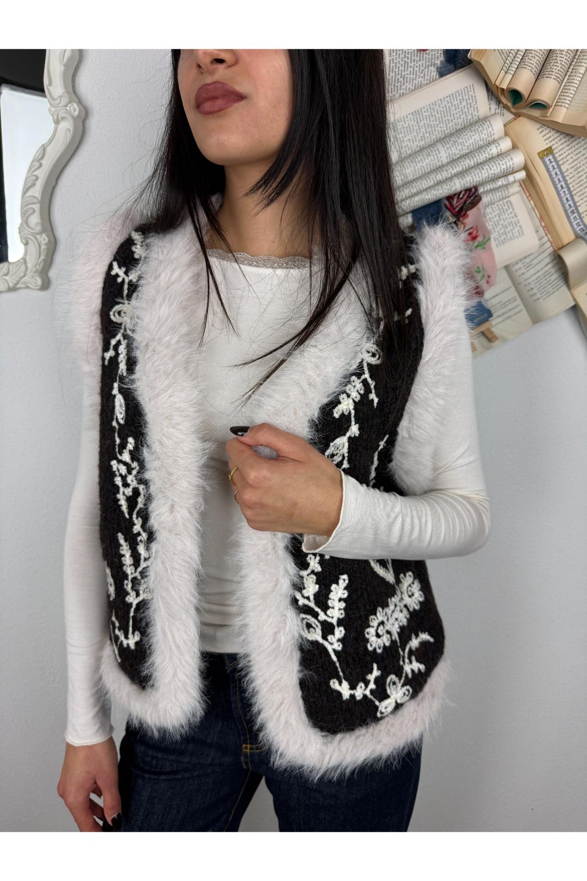 SUSY MIX Gilet ricamato con ecopelliccia Susy mix Marrone